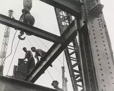 Arbeiter beim Bau des Empire State Buildings